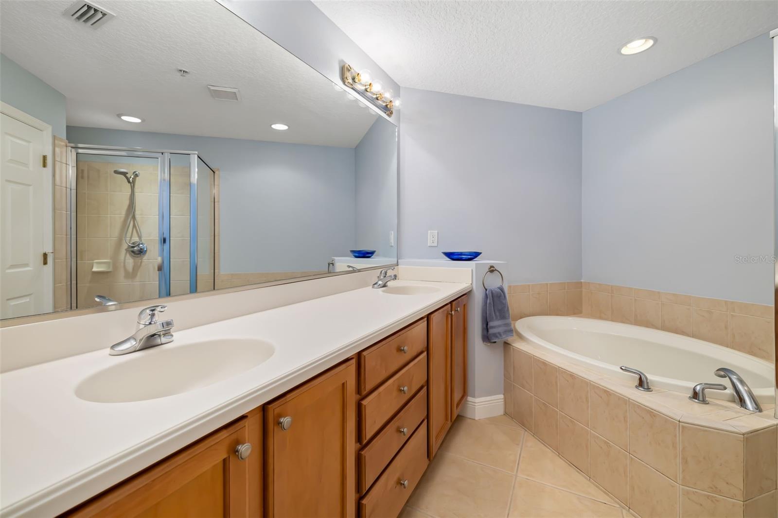 MIRAMAR LAGOONS AT LAKEWOOD RANCH - Residential