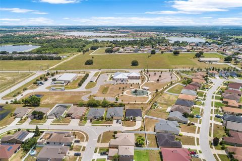 A home in WINTER HAVEN