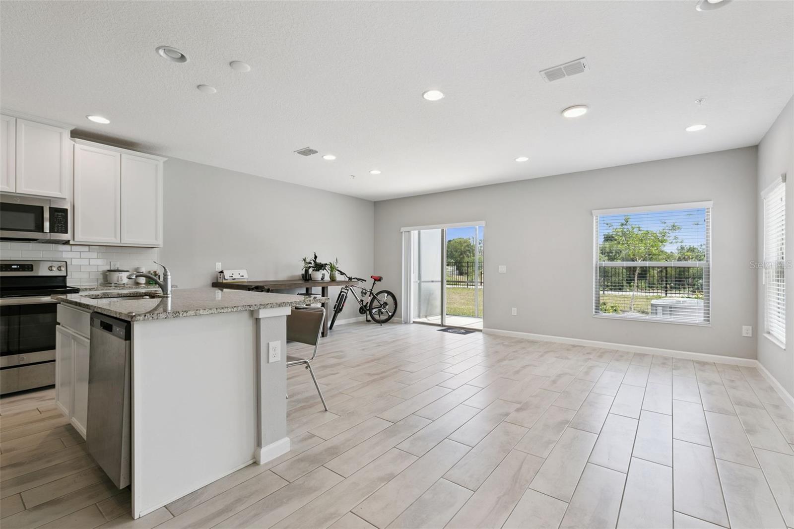 HIDDEN LAKE RESERVE - Residential