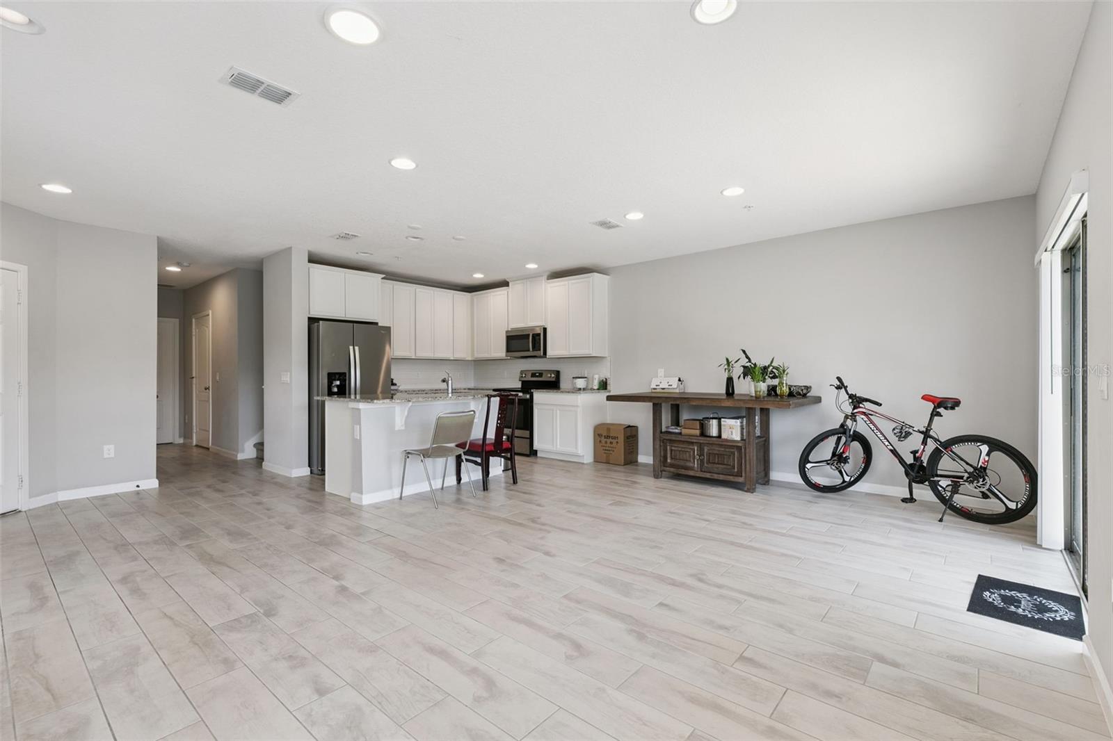 HIDDEN LAKE RESERVE - Residential