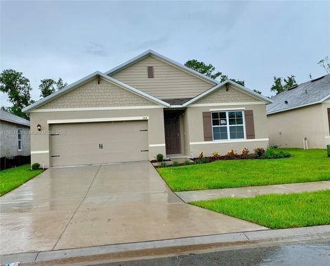 Photo of 368 Tanglewood Drive, Davenport, FL 33896 (MLS # W7881167)