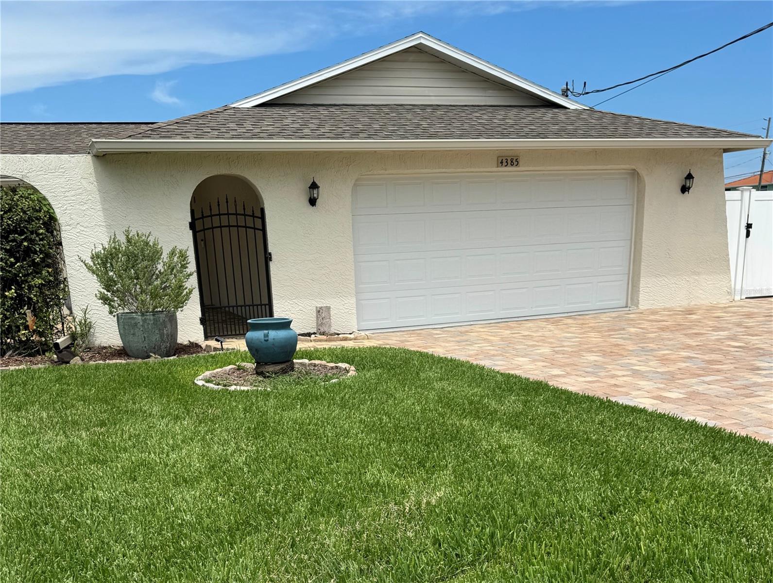 Completely remodeled 3/2 home on a canal with direct gulf access. This home was damaged by flood waters in Hurricane Helene.
All new appliances, including washer and dryer, shutters, crown molding, ceiling fans, spacious closets, tile floors. Granite countertops in kitchen and baths. Outdoor features include brand new whole house generic generator. Saltwater heated pool. Pool has new resurfacing. Shed with elec. and lights. Sunsetter retractable awnings in pool area. Floating dock with elec. and lights, including underwater fish lights.Sink and fish cleaning station. Two kayaks are included with kayak lifts. Decorative white aluminum fence and gated dock. Inground sprinkler system. New 50amp installed on elec pole for RV.