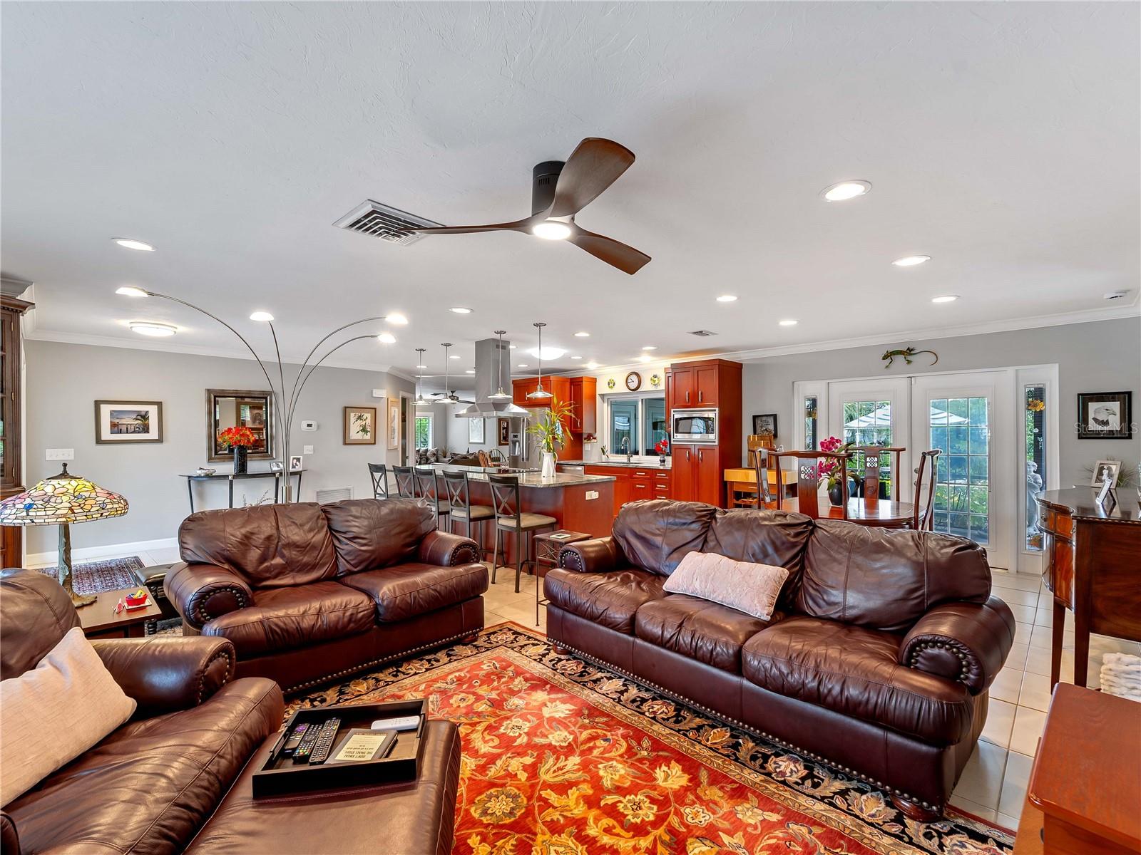 SOUTHBAY YACHT & RACQUET CLUB - Residential
