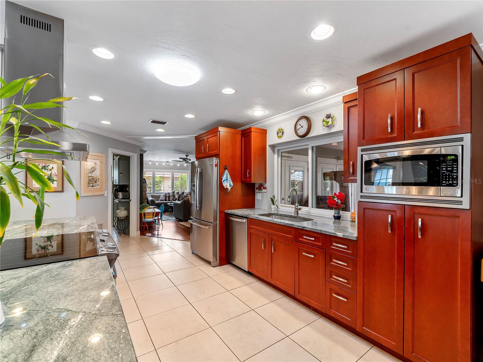 SOUTHBAY YACHT & RACQUET CLUB - Residential