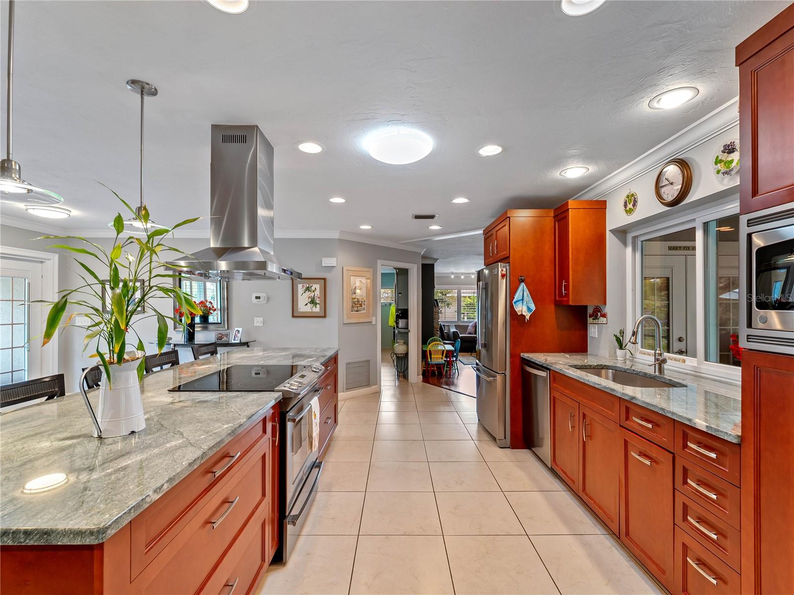 SOUTHBAY YACHT & RACQUET CLUB - Residential