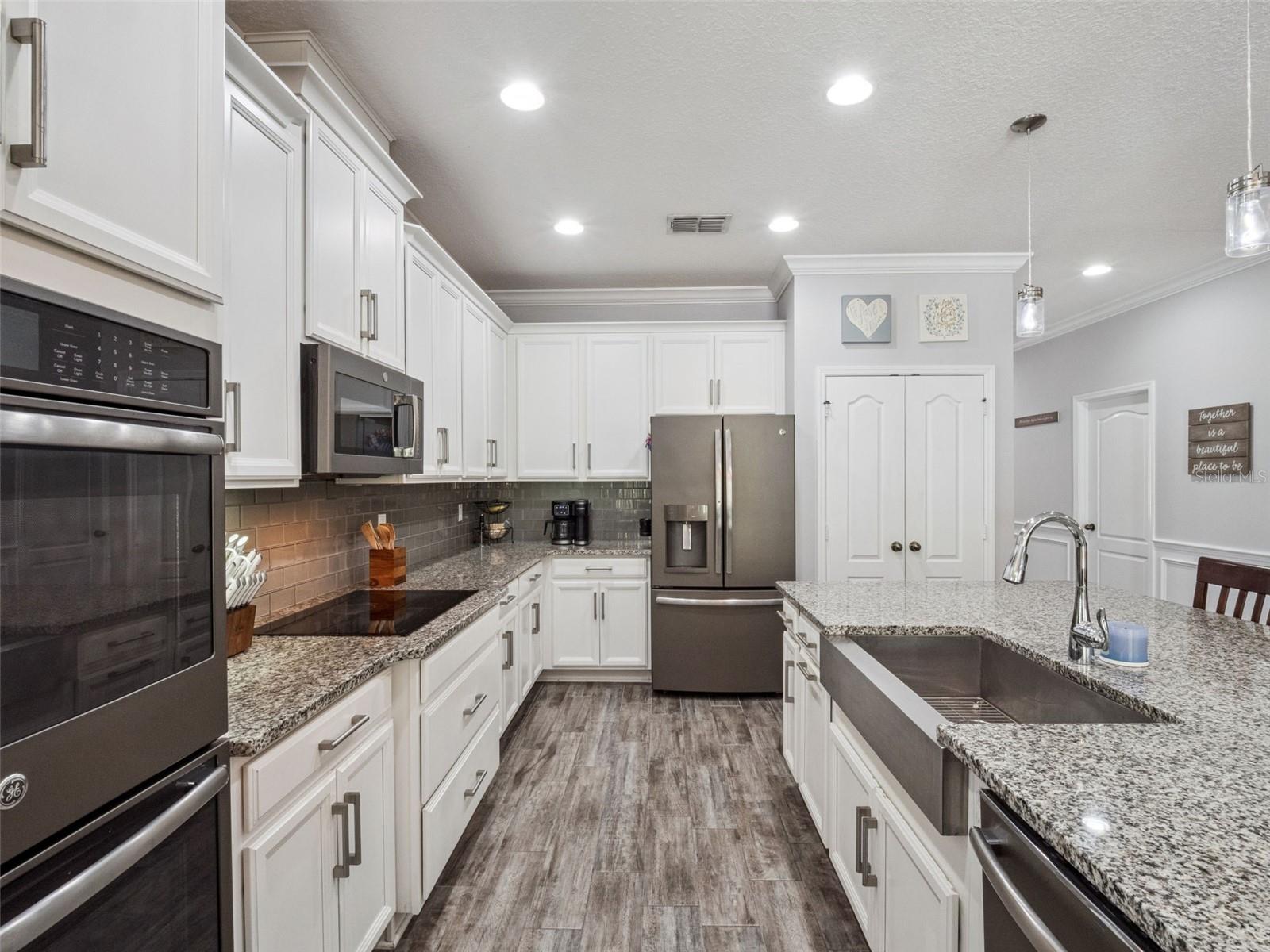 ASTOR GRANDE AT LAKE FOREST - Residential