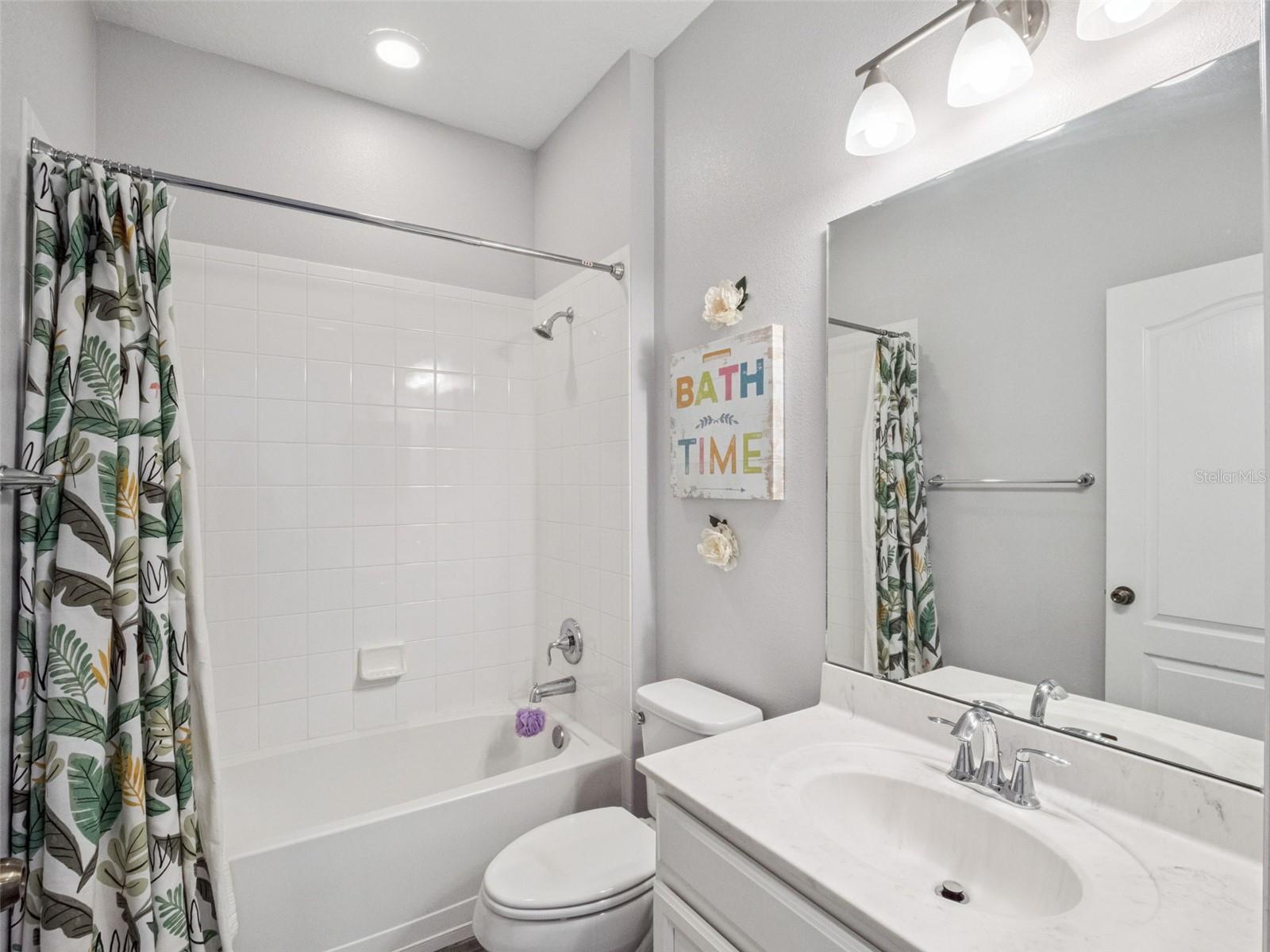 ASTOR GRANDE AT LAKE FOREST - Residential