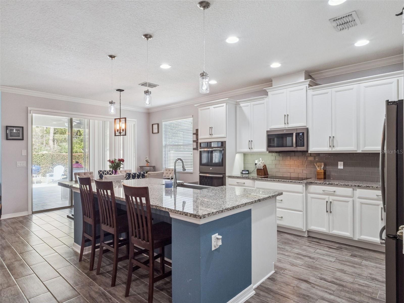 ASTOR GRANDE AT LAKE FOREST - Residential