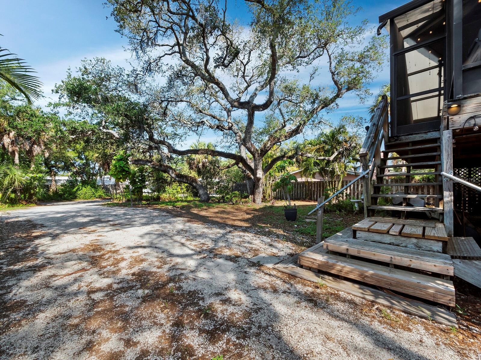 SIESTA BEACH - Residential