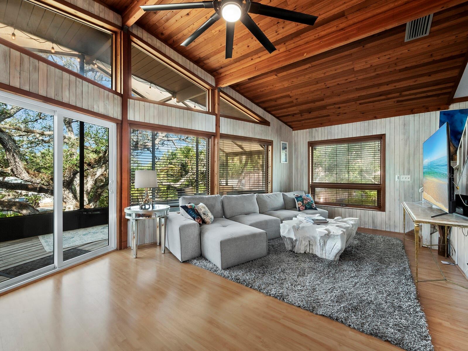 SIESTA BEACH - Residential