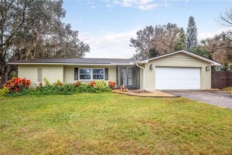 A home in HOWEY IN THE HILLS