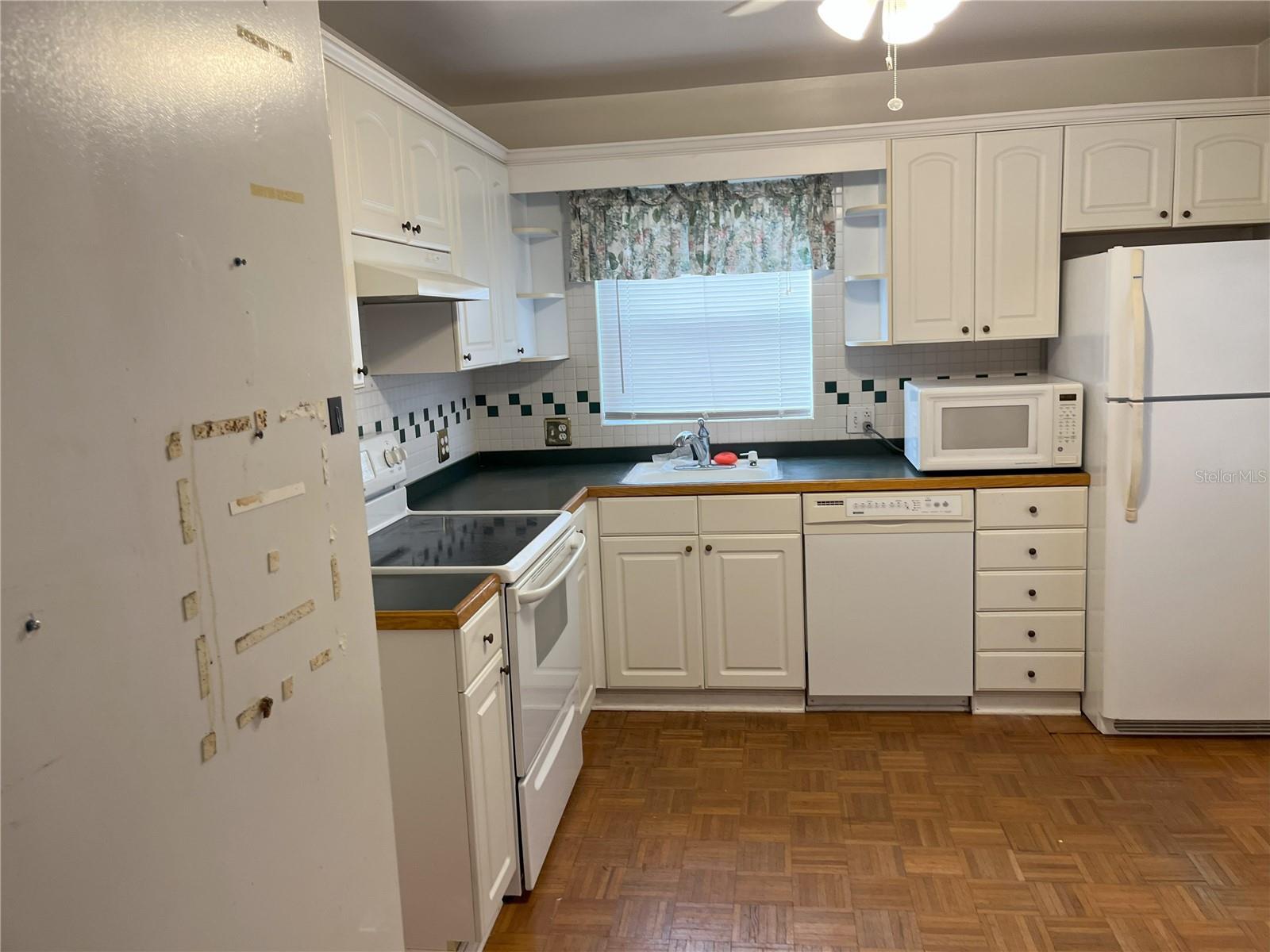 GARDEN MANOR SEC 2 - Residential