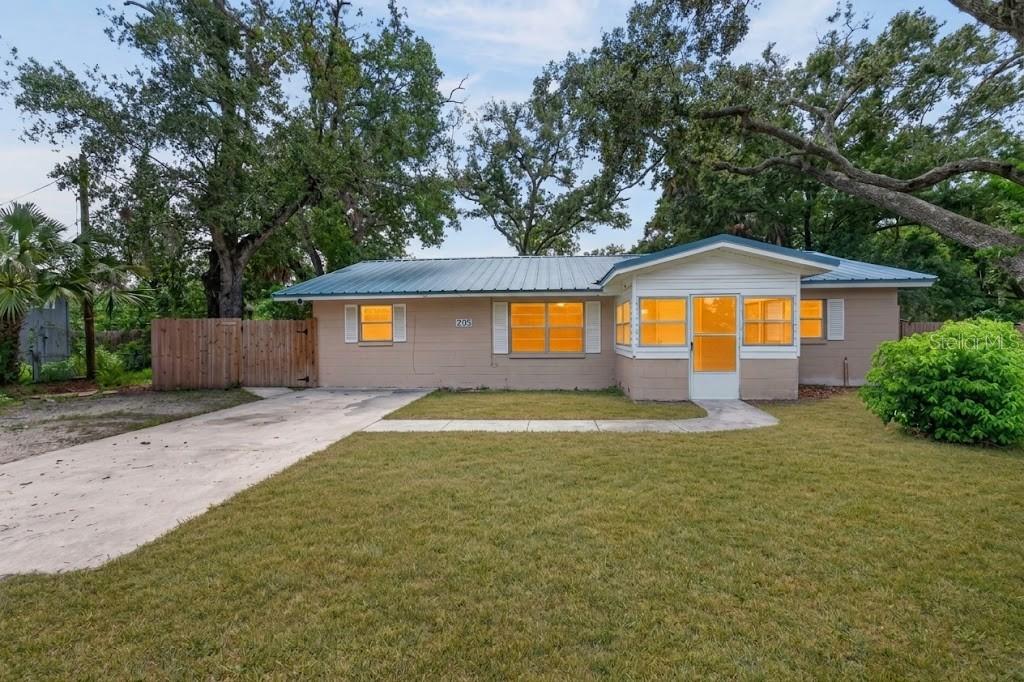 Photo of 205 2nd Avenue SE, Ruskin, FL 33570 (MLS # TB8534382)