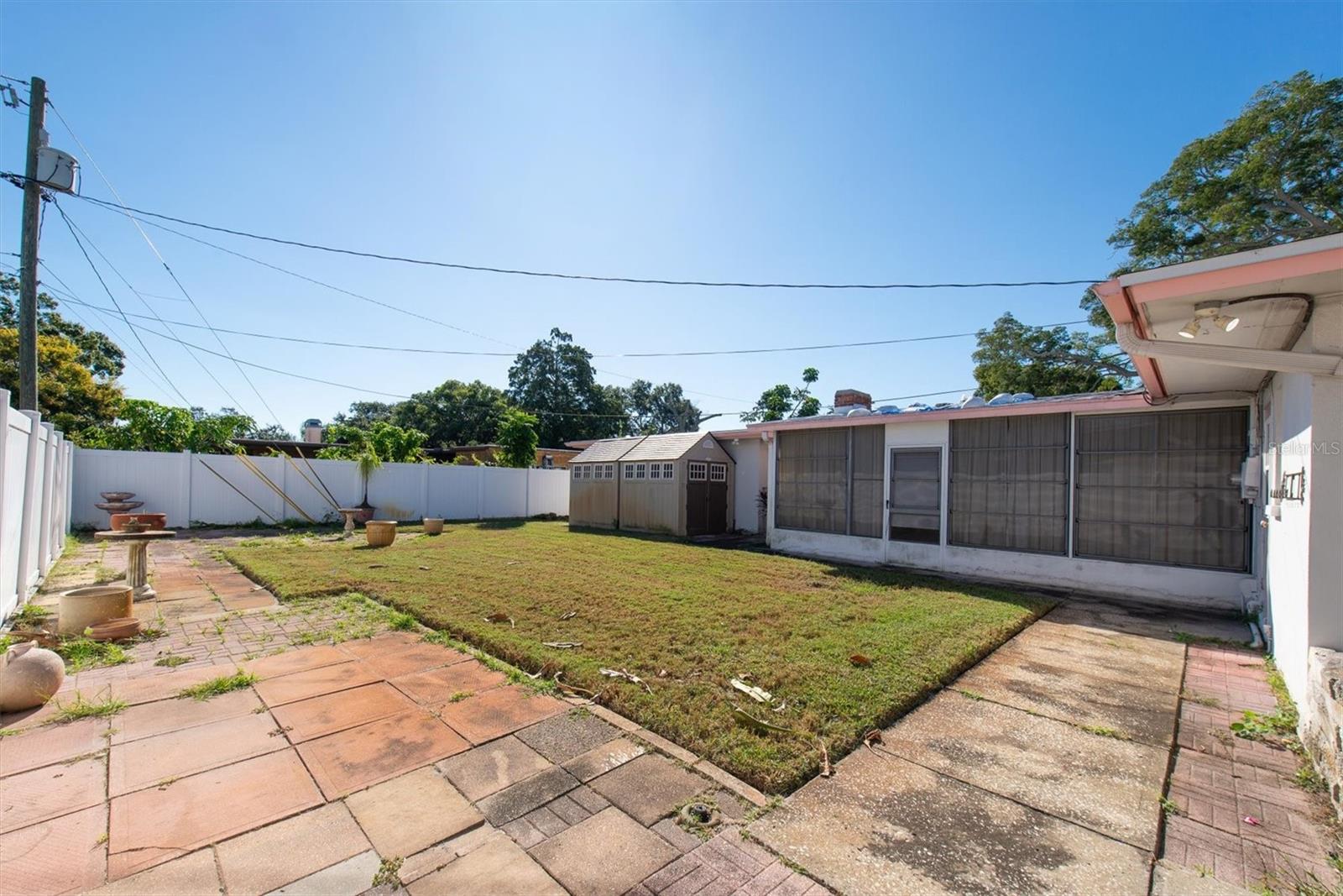7 N MAYWOOD AVENUE