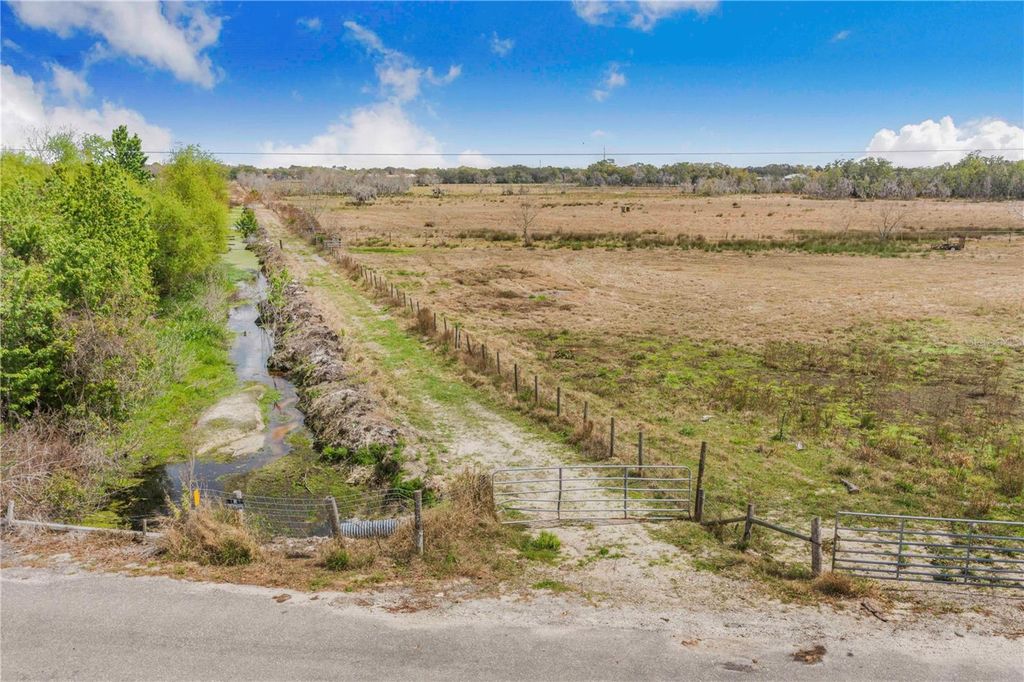 Photo of 3705 High Street, Winter Haven, FL 33881 (MLS # P4938066)