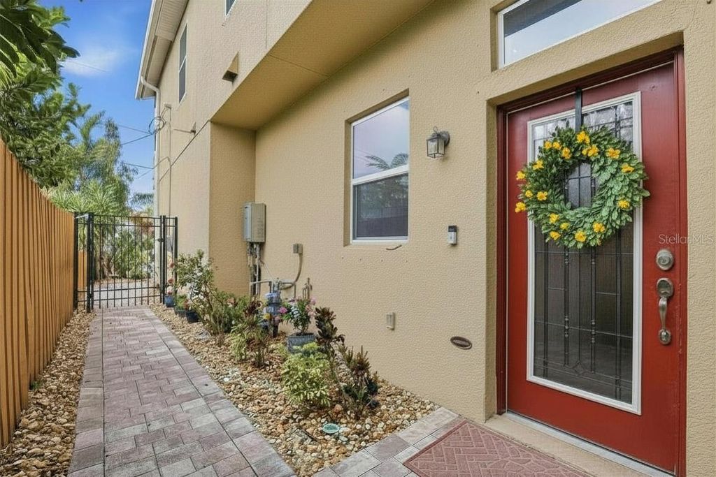 Photo of 508 S Lincoln Avenue #2, Tampa, FL 33609 (MLS # TB8513010)