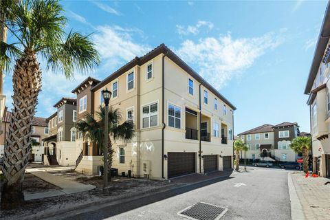 A home in LAKE MARY