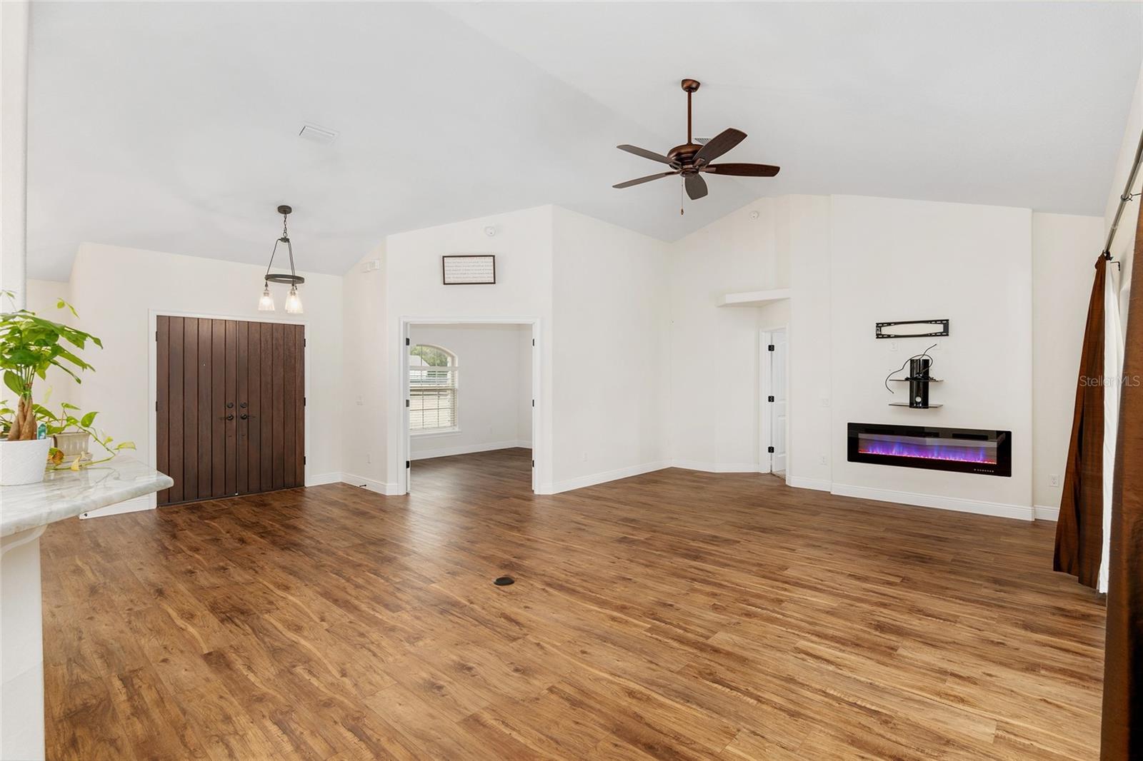 MANOR HILL ESTATES - Residential