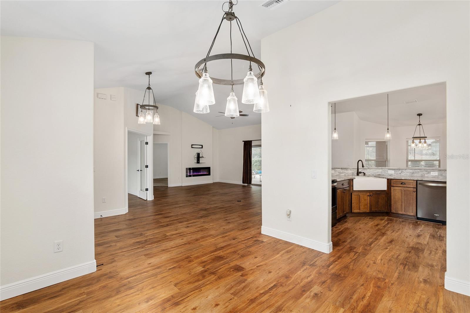 MANOR HILL ESTATES - Residential