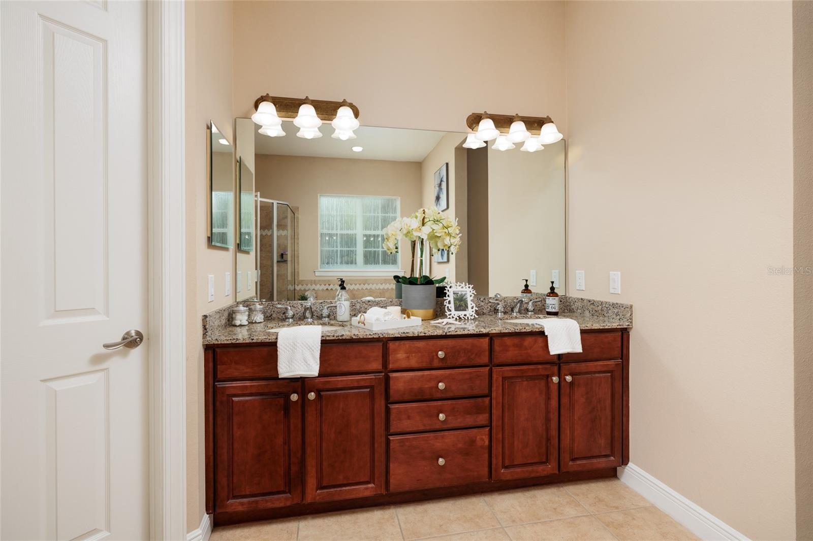 REDINGTON SHORES YACHT ANDTENN - Residential