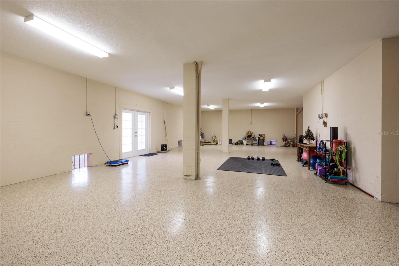 REDINGTON SHORES YACHT ANDTENN - Residential