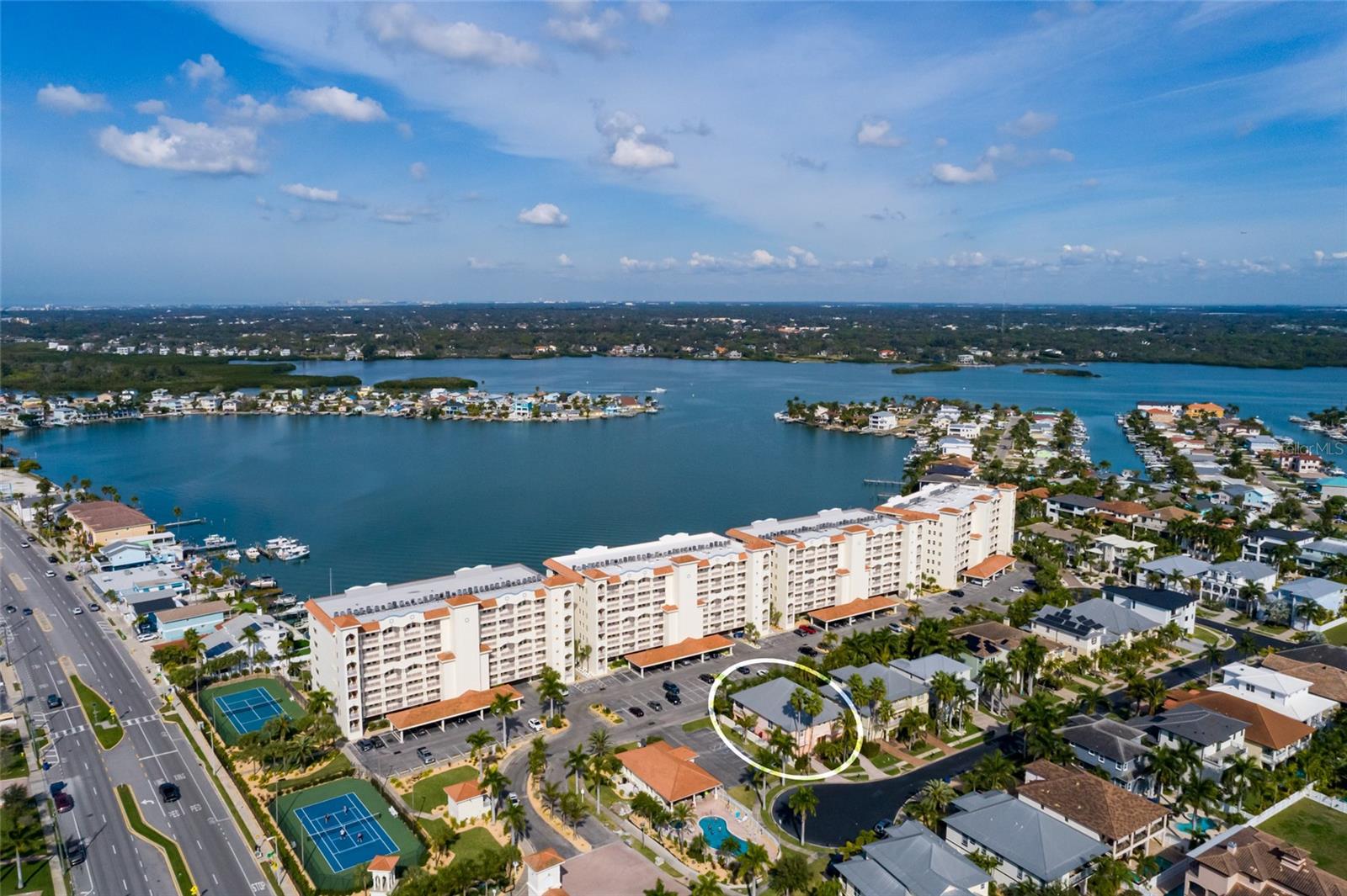 REDINGTON SHORES YACHT ANDTENN - Residential