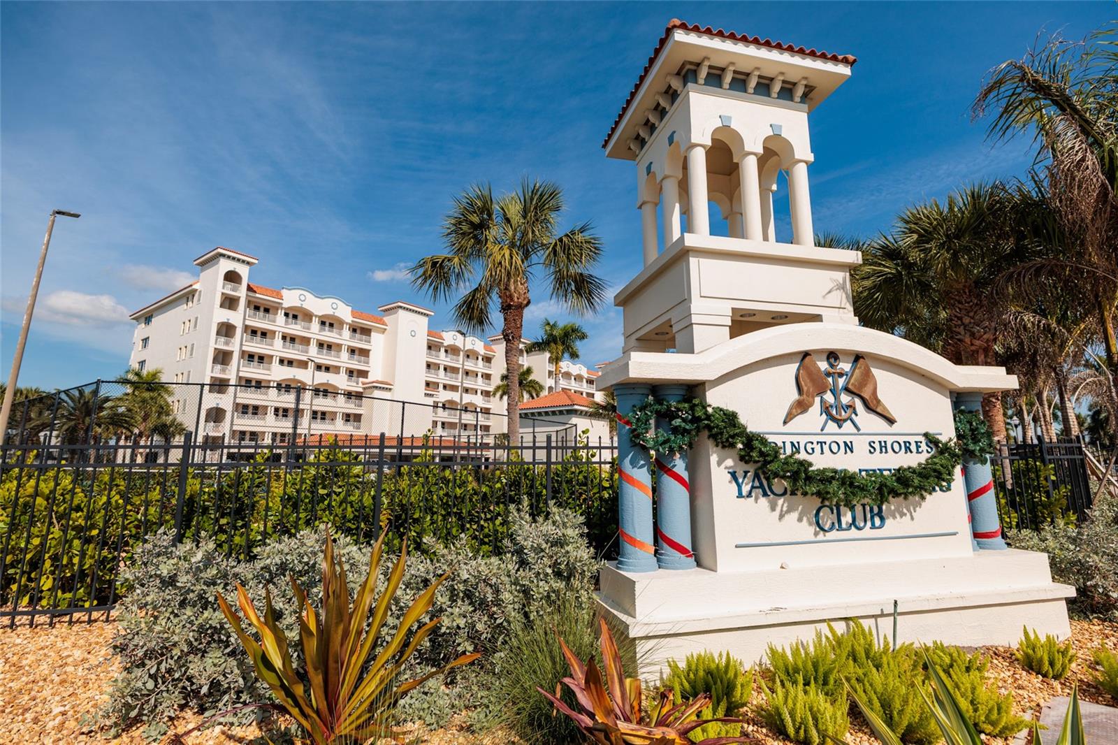 REDINGTON SHORES YACHT ANDTENN - Residential