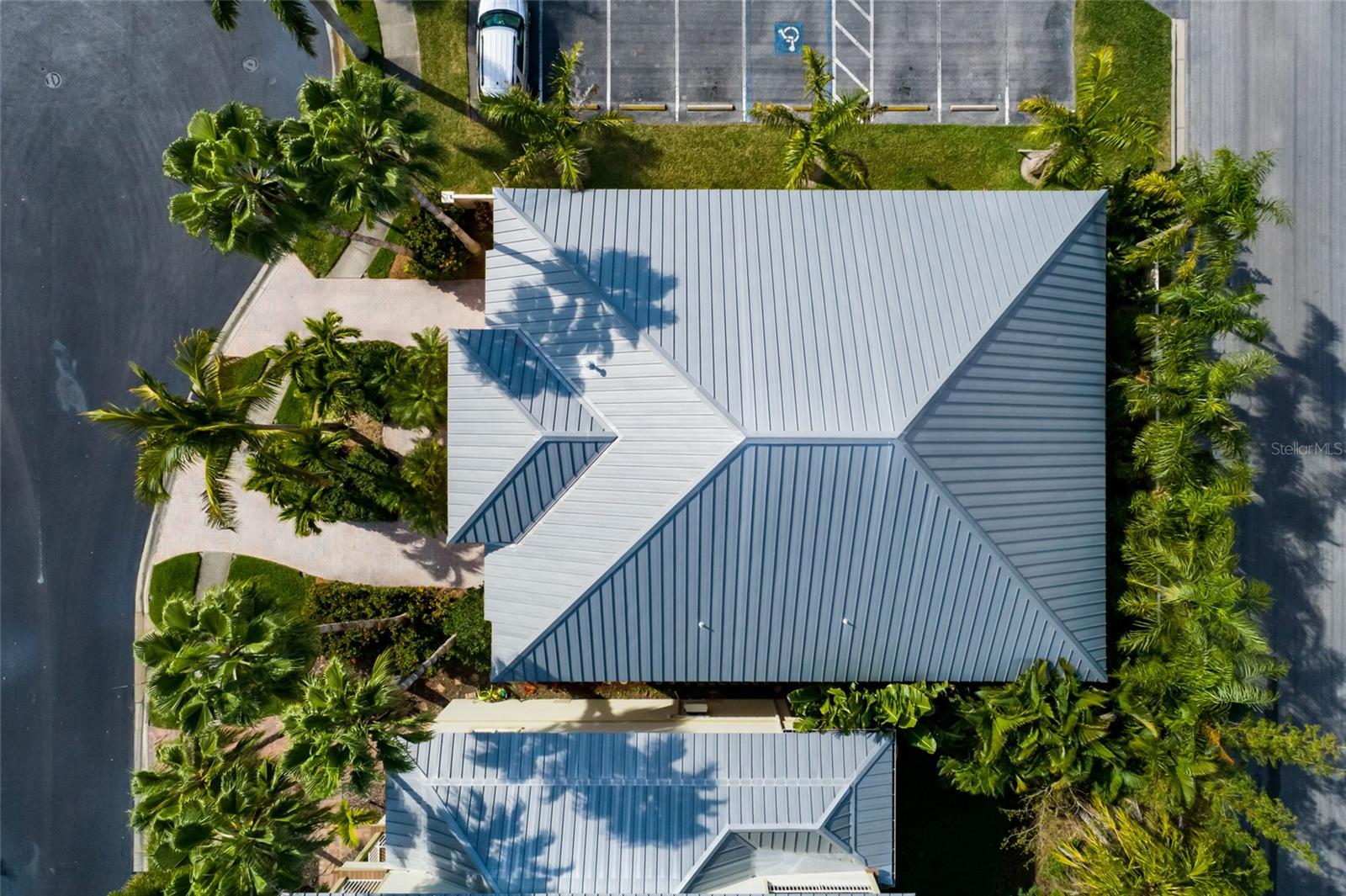 REDINGTON SHORES YACHT ANDTENN - Residential