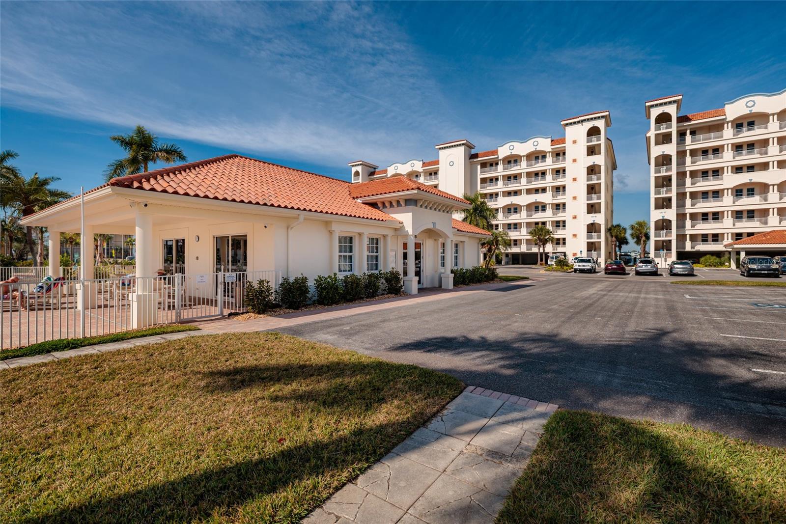 REDINGTON SHORES YACHT ANDTENN - Residential