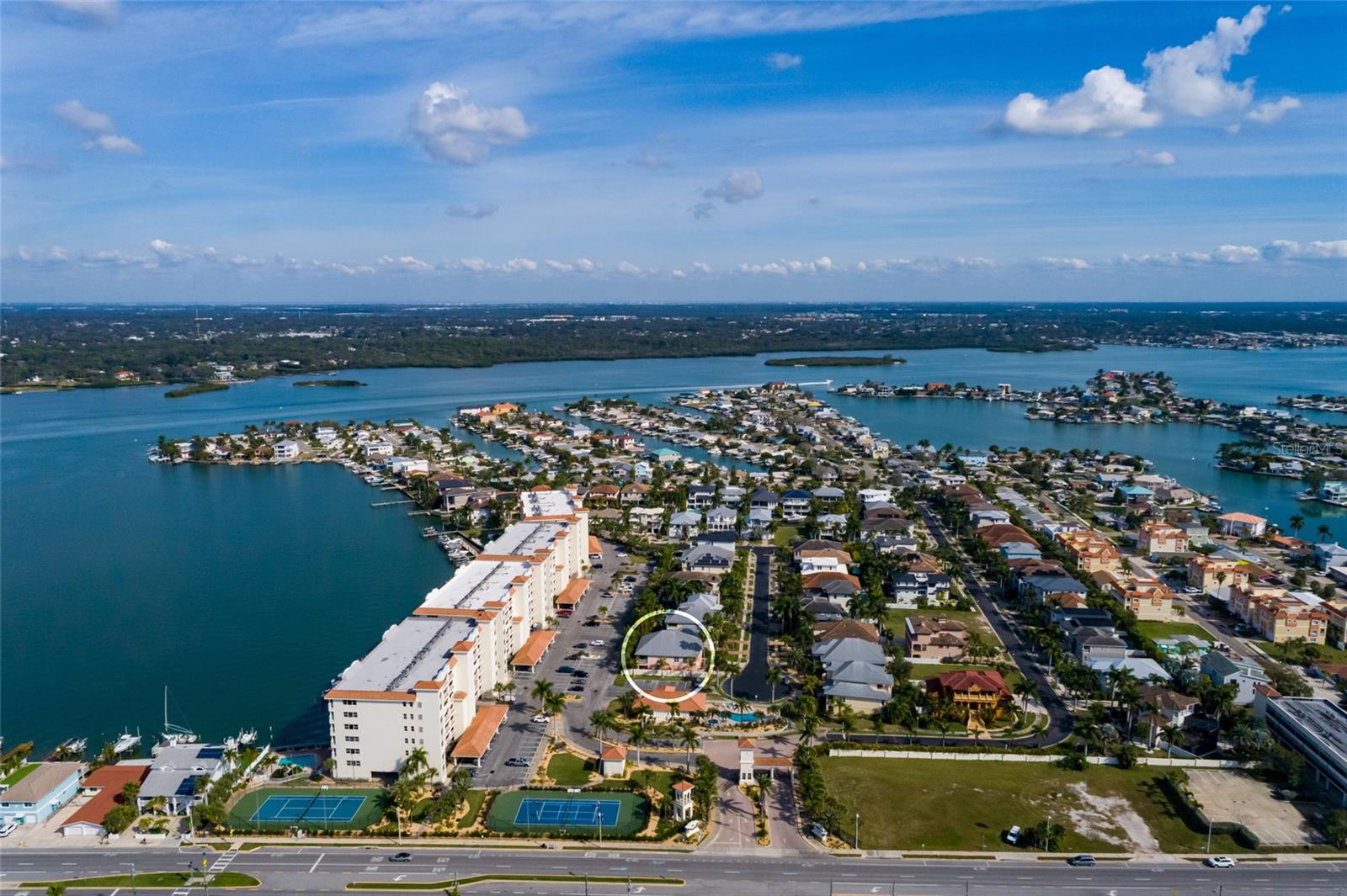 REDINGTON SHORES YACHT ANDTENN - Residential
