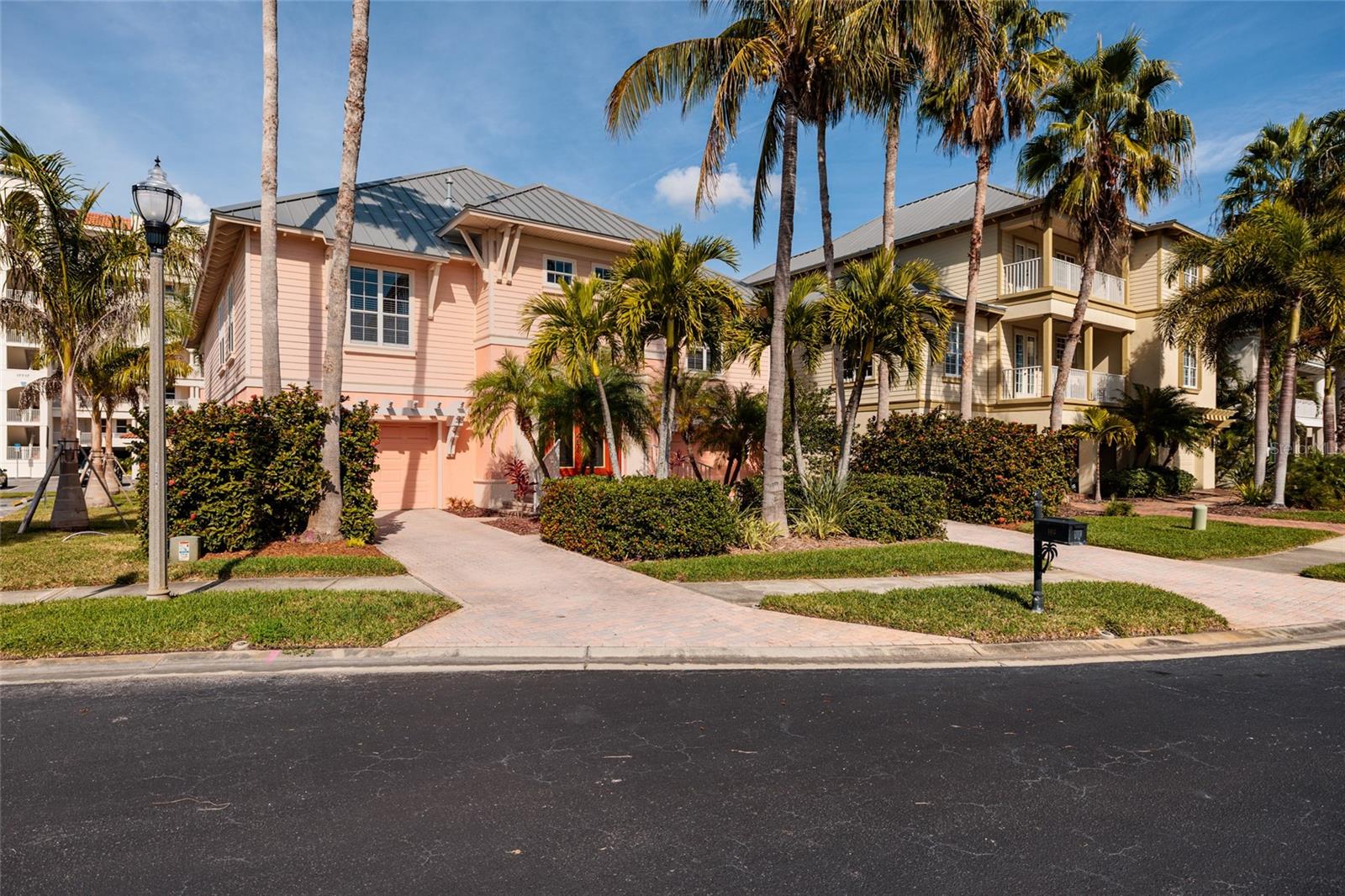 REDINGTON SHORES YACHT ANDTENN - Residential