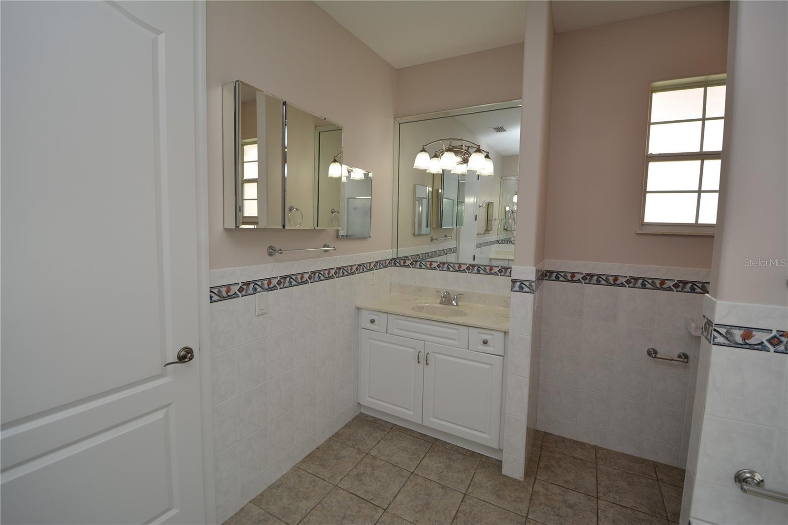 FOREST GROVE BUS CENTER - Residential Lease
