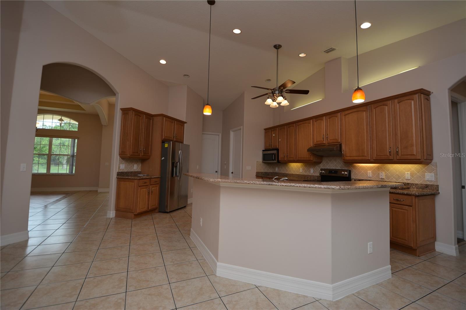 FOREST GROVE BUS CENTER - Residential Lease