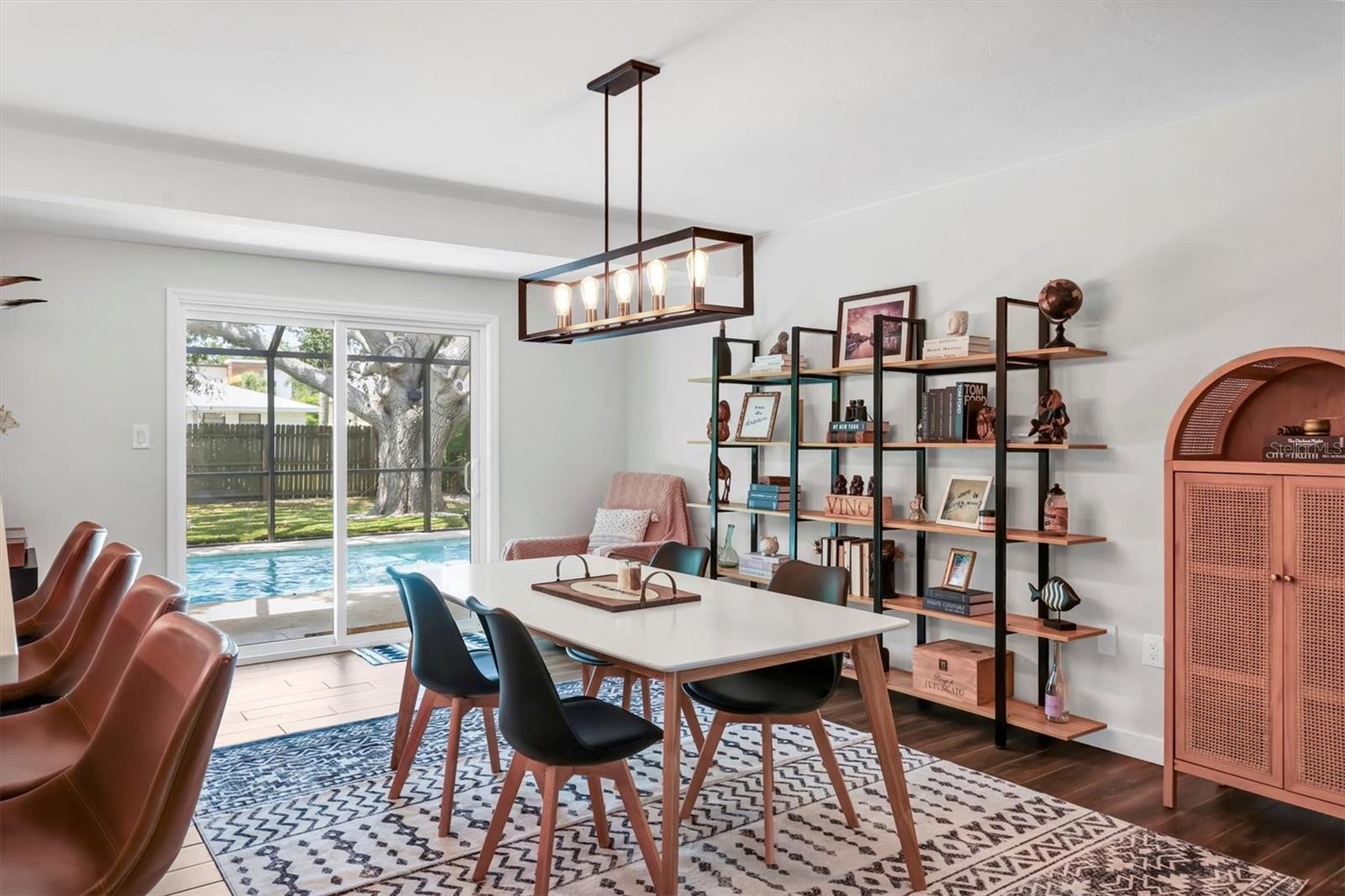 LA LINDA TERRACE - Residential Lease