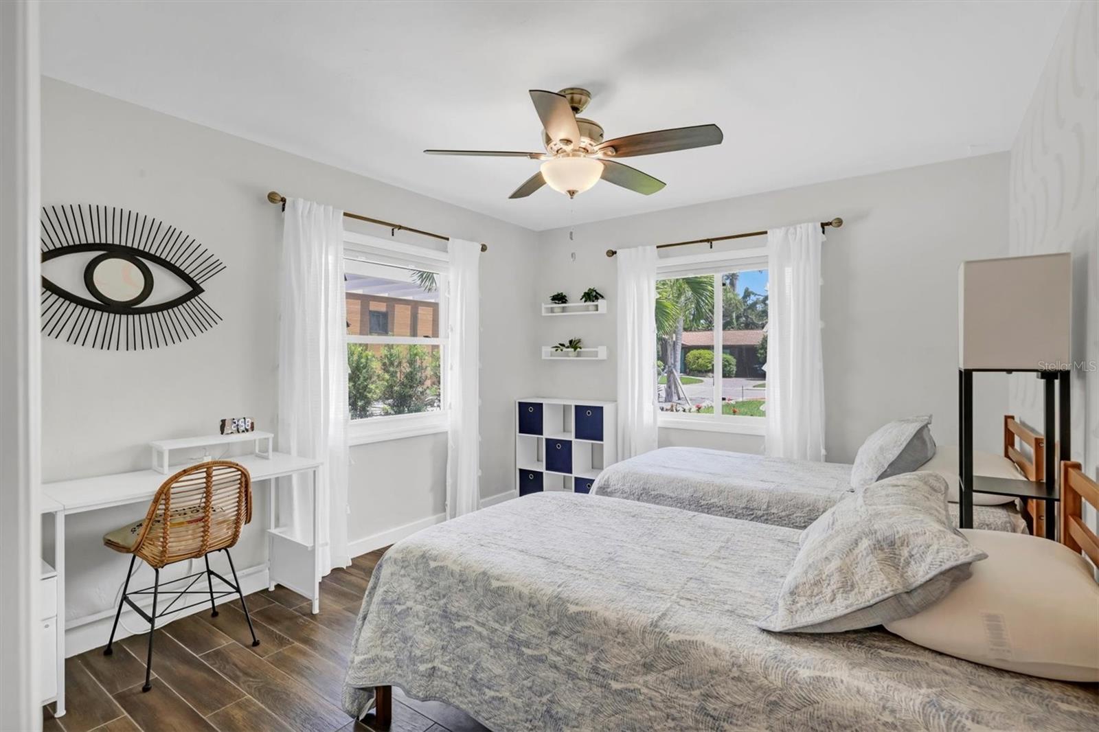 LA LINDA TERRACE - Residential Lease