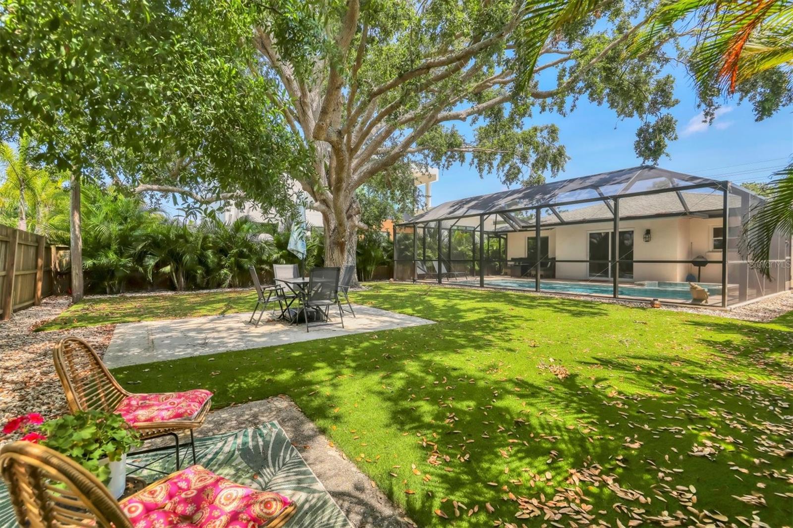 LA LINDA TERRACE - Residential Lease