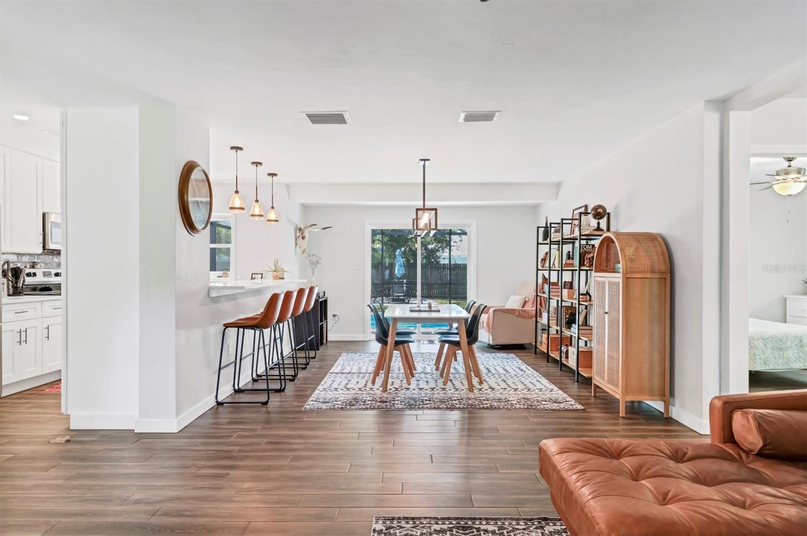 LA LINDA TERRACE - Residential Lease