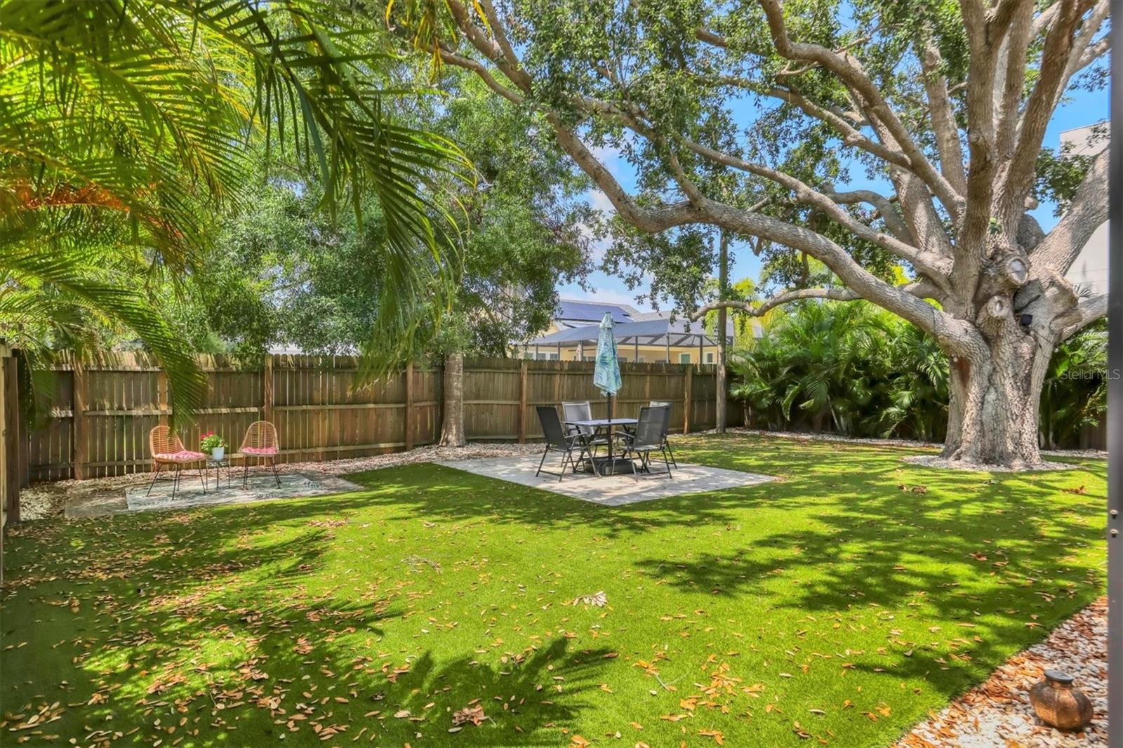 LA LINDA TERRACE - Residential Lease