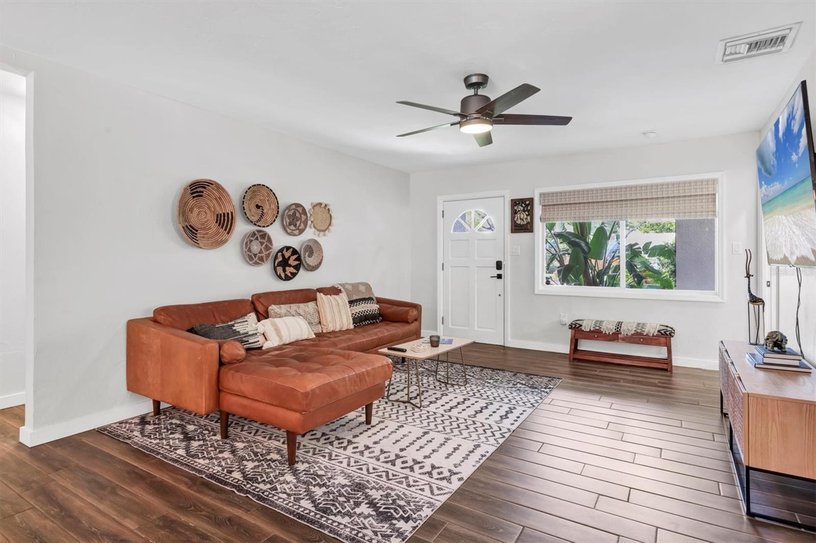 LA LINDA TERRACE - Residential Lease