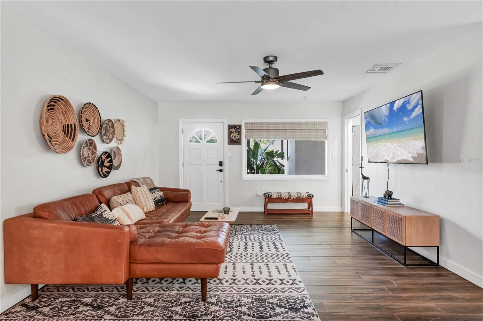 LA LINDA TERRACE - Residential Lease