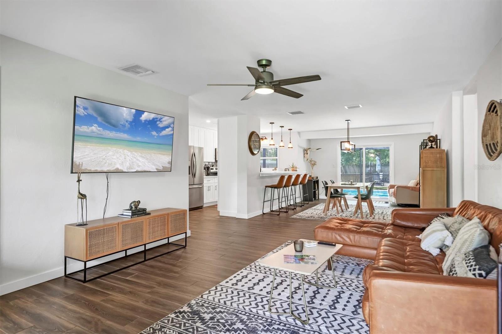 LA LINDA TERRACE - Residential Lease