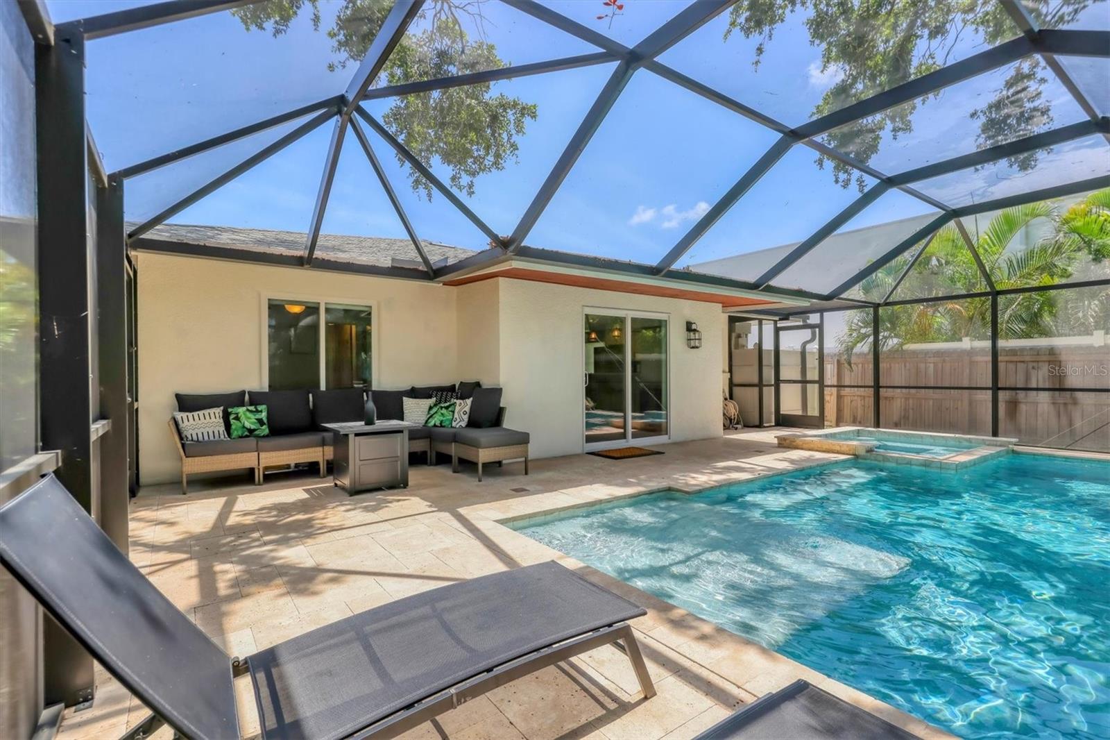 LA LINDA TERRACE - Residential Lease