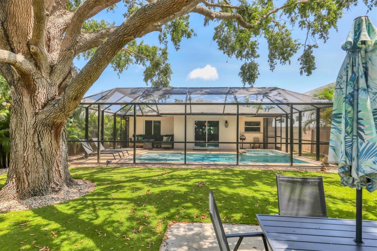 LA LINDA TERRACE - Residential Lease