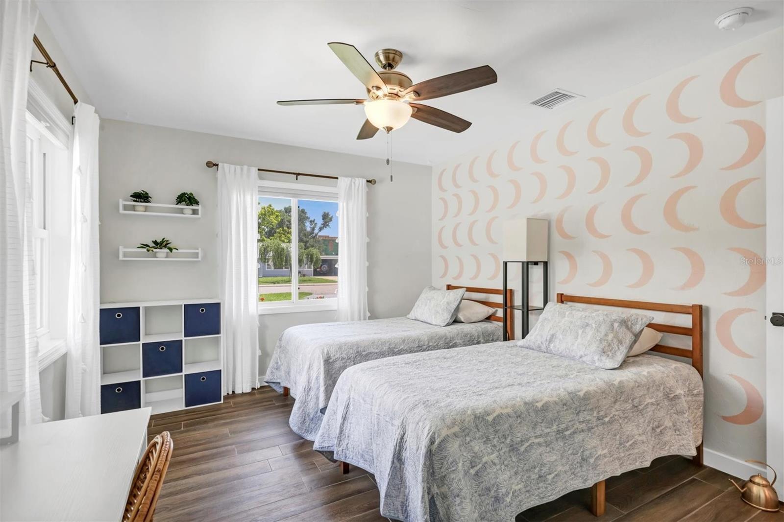 LA LINDA TERRACE - Residential Lease