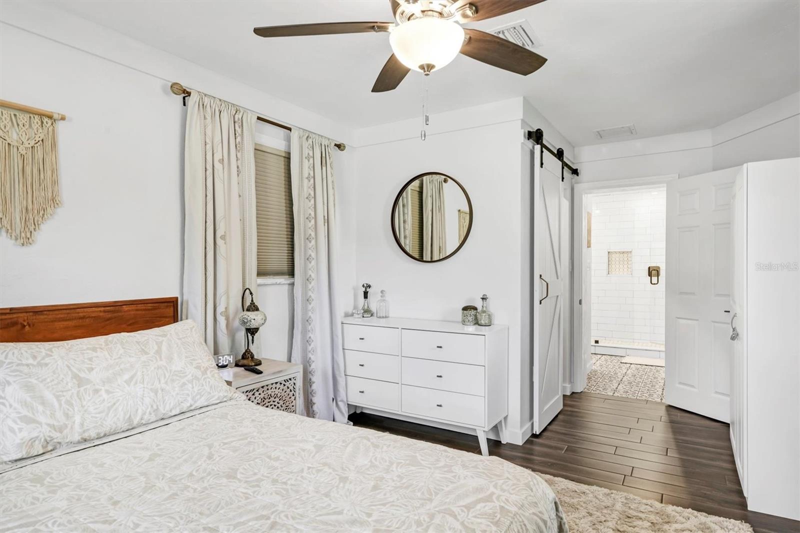 LA LINDA TERRACE - Residential Lease