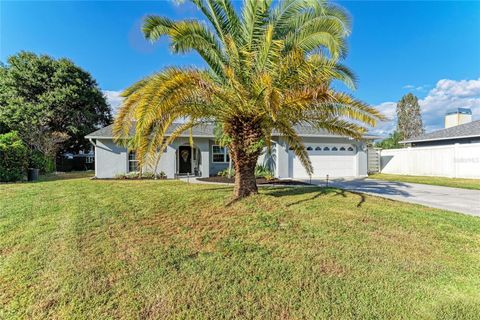 Photo of 4633 Glenbrooke Terrace, Sarasota, FL 34243 (MLS # A4668661)