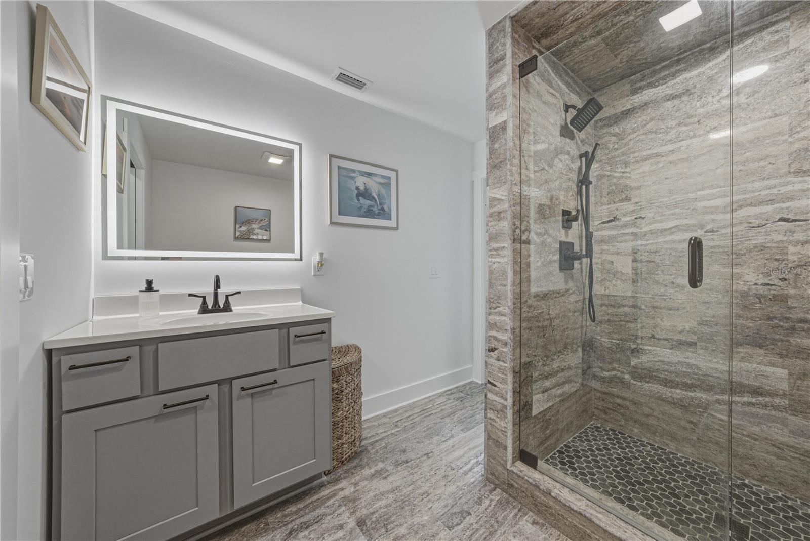 BROADWATER - Residential