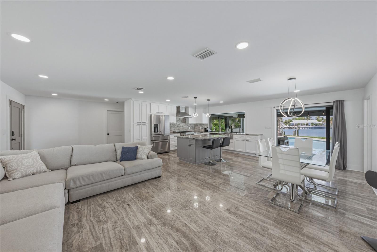 BROADWATER - Residential