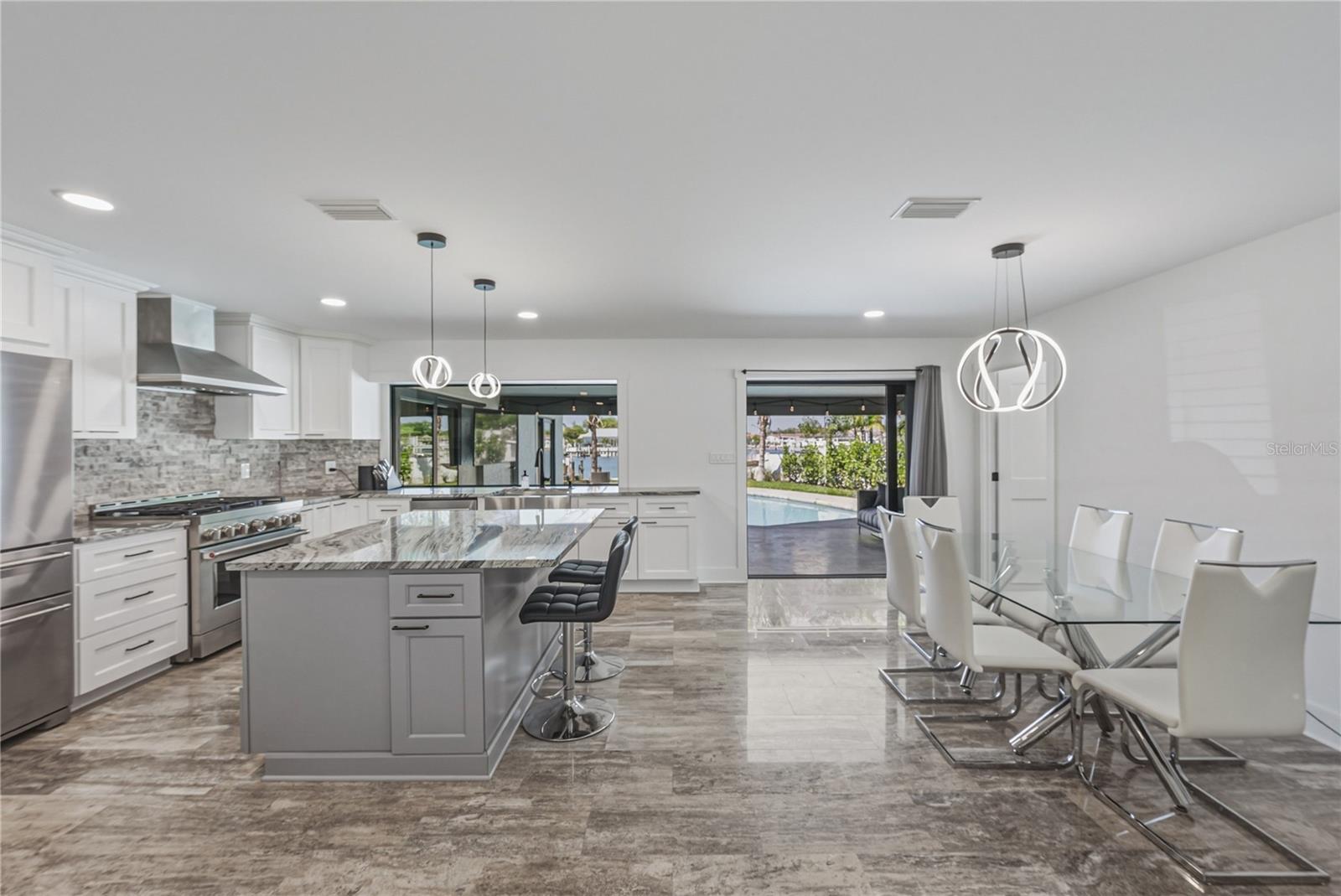 BROADWATER - Residential