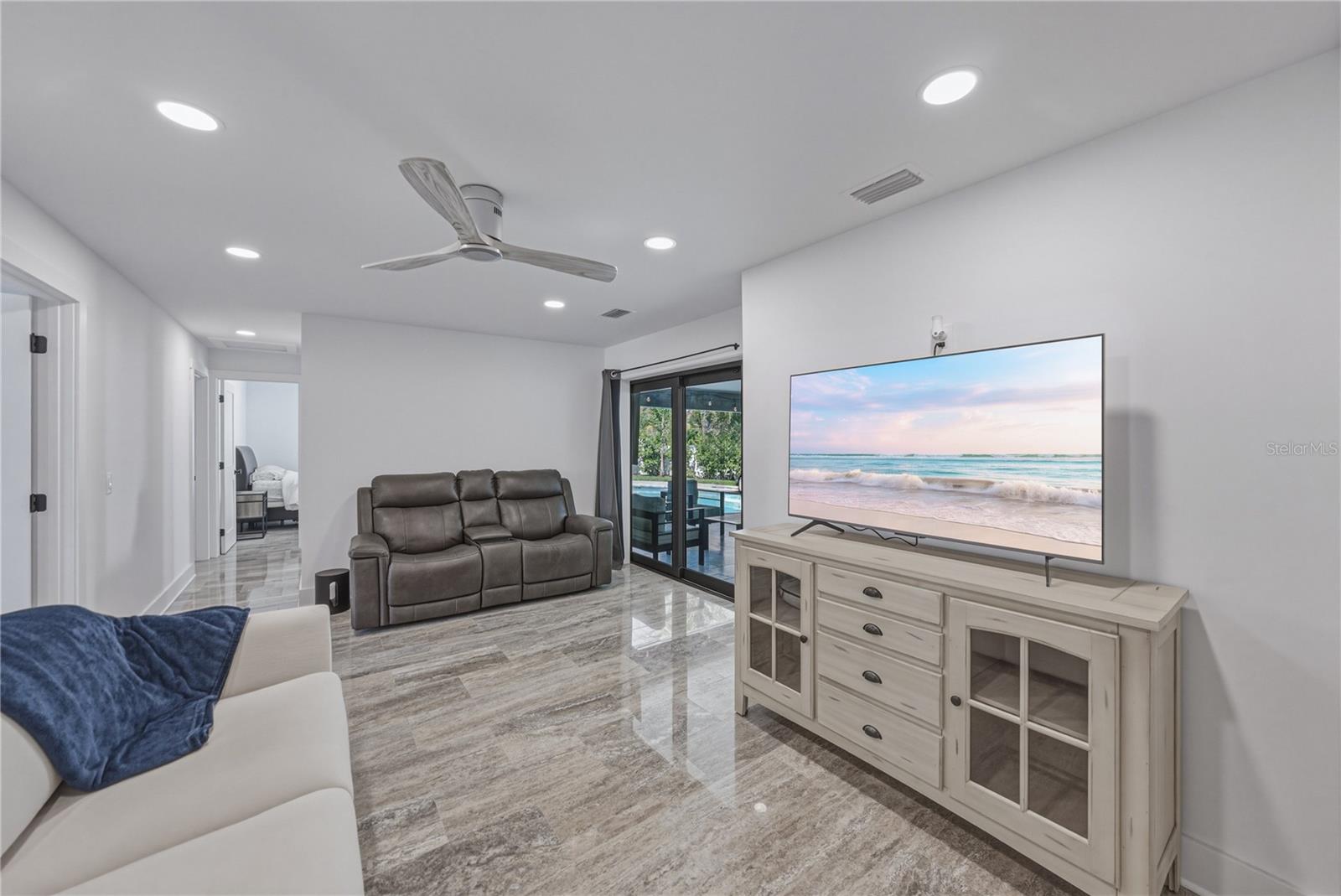 BROADWATER - Residential